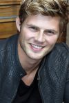 Amsterdam 19 augustus 2015 
Presentatie Expeditie Robinson deelnemers bij de westergasfabriek.. Sharon Doorson, Tim Douwsma, Marian Mudder, Teske de Schepper, Oscar Aerts, Sander Janson, Amara Onwuka, Elle Bandita, Kim Lammers, Kees van der Spek, Wietze de Jager, Klaas van der Eerden, Danny Ghosen, Sandra van Nieuwland, Anna Speller en Jaap Jongbloed met presentatoren Nicolette Kluijver en Dennis Weening