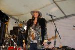 Nigtevecht 5 september 2015
Trijntje Oosterhuis treedt zwanger op bij het muziekfeest in NIgtevecht. Ook haar beide zoons zijn erbij
