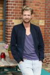 Amsterdam 19 augustus 2015 
Presentatie Expeditie Robinson deelnemers bij de westergasfabriek.. Sharon Doorson, Tim Douwsma, Marian Mudder, Teske de Schepper, Oscar Aerts, Sander Janson, Amara Onwuka, Elle Bandita, Kim Lammers, Kees van der Spek, Wietze de Jager, Klaas van der Eerden, Danny Ghosen, Sandra van Nieuwland, Anna Speller en Jaap Jongbloed met presentatoren Nicolette Kluijver en Dennis Weening