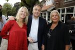 Blaricum 6 september 2016
Surprise party voor Willibrord Frequin zijn 75e verjaardag bij  Moeke Spijstra.
Zijn vriendin kinderen en kleinkinderen zijn natuurlijk aanwezig. Aad Dorien en Els Ouborg