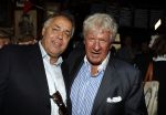 Blaricum 6 september 2016
Surprise party voor Willibrord Frequin zijn 75e verjaardag bij  Moeke Spijstra.
Zijn vriendin kinderen en kleinkinderen zijn natuurlijk aanwezig. Aad Dorien en Els Ouborg