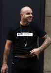 Amsterdam 21 juni 2016
Andy v d Mweyde op de pc hooftstraat met een shirt van 10official aan. (Merk van Rodney Sneijder)