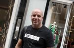 Amsterdam 21 juni 2016
Andy v d Mweyde op de pc hooftstraat met een shirt van 10official aan. (Merk van Rodney Sneijder)