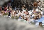 ibiza 27 juni 2016 
Stranddag van Nick en Kirsten Schilder de dag na hun trouwen bij el chirinquito.
Aanwezig oa Jan en Liza Smit Simon en Annemarie Keizer Jaap Kwakman met vriendin Aloys Buys met vriendin Jaap Reesema