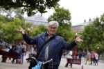 Amsterdam 12 augustus 2016
Barrie Stevens op de fiets in Amsterdam