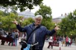 Amsterdam 12 augustus 2016
Barrie Stevens op de fiets in Amsterdam