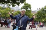 Amsterdam 12 augustus 2016
Barrie Stevens op de fiets in Amsterdam