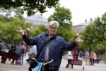 Amsterdam 12 augustus 2016
Barrie Stevens op de fiets in Amsterdam