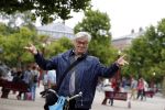 Amsterdam 12 augustus 2016
Barrie Stevens op de fiets in Amsterdam