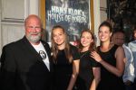 Amsterdam, 18 Augustus 2016
Premiere Hans Klok in Carre, House of Horror.
Bert Simhoffer met zijn dochters