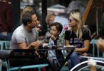 Amsterdam 3 september 2016
 Chantal janzen met man Marco en zoon Jasmes ijsje eten