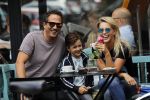Amsterdam 3 september 2016
 Chantal janzen met man Marco en zoon Jasmes ijsje eten