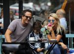 Amsterdam 3 september 2016
 Chantal janzen met man Marco en zoon Jasmes ijsje eten