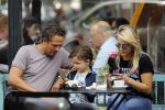 Amsterdam 3 september 2016
 Chantal janzen met man Marco en zoon Jasmes ijsje eten