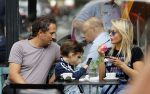 Amsterdam 3 september 2016
 Chantal janzen met man Marco en zoon Jasmes ijsje eten