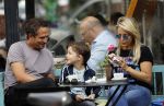 Amsterdam 3 september 2016
 Chantal janzen met man Marco en zoon Jasmes ijsje eten