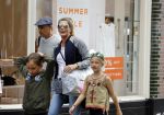 Amsterdam 22 juni 2016 
Danielle Oerlemans met allemaal kinderen in amsterdam zuid