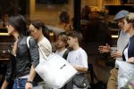 Amsterdam 22 juni 2016 
Danielle Oerlemans met allemaal kinderen in amsterdam zuid