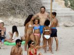 Ibiza 17 augustus 2016
David Guetta met zijn kinderen Tim en Angie op het strand bij Cala tarida. (dochter mint groienen bikini en zoon donkerblauwe zwembroek met rode en licht blauwe bies)