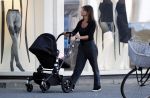 Amsterdam 30 augustus 2016
Debby Petter achter de kinderwagen.