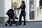Amsterdam 30 augustus 2016
Debby Petter achter de kinderwagen.