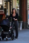 Amsterdam 30 augustus 2016
Debby Petter achter de kinderwagen.