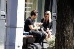 Amsterdam 22 juni 2016 
Zanger Dotan harpenau met (een) vriendin  in amsterdam zuid