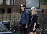 Amsterdam 22 juni 2016 
Zanger Dotan harpenau met (een) vriendin  in amsterdam zuid