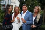 Soest 1 september 2016
Frank en Sandra Masmeijer vieren hun trouwdag met dochters Charlotte en Michelle en schoonzoon bij restaurant t Spiehuis.