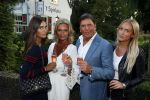 Soest 1 september 2016
Frank en Sandra Masmeijer vieren hun trouwdag met dochters Charlotte en Michelle en schoonzoon bij restaurant t Spiehuis.