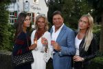 Soest 1 september 2016
Frank en Sandra Masmeijer vieren hun trouwdag met dochters Charlotte en Michelle en schoonzoon bij restaurant t Spiehuis.