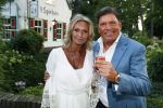 Soest 1 september 2016
Frank en Sandra Masmeijer vieren hun trouwdag met dochters Charlotte en Michelle en schoonzoon bij restaurant t Spiehuis.