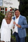 Soest 1 september 2016
Frank en Sandra Masmeijer vieren hun trouwdag met dochters Charlotte en Michelle en schoonzoon bij restaurant t Spiehuis.
