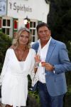 Soest 1 september 2016
Frank en Sandra Masmeijer vieren hun trouwdag met dochters Charlotte en Michelle en schoonzoon bij restaurant t Spiehuis.