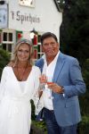 Soest 1 september 2016
Frank en Sandra Masmeijer vieren hun trouwdag met dochters Charlotte en Michelle en schoonzoon bij restaurant t Spiehuis.