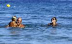 ibiza 19 augustus 2016
Herman den Blijker en zijn vrouw Jacqueline met zoon Matz op vakantie op ibiza.