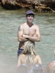 ibiza 27 juni 2016 
Stranddag van Nick en Kirsten Schilder de dag na hun trouwen bij el chirinquito.
Aanwezig oa Jan en Liza Smit Simon en Annemarie Keizer Jaap Kwakman met vriendin Aloys Buys met vriendin Jaap Reesema