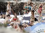 ibiza 27 juni 2016 
Stranddag van Nick en Kirsten Schilder de dag na hun trouwen bij el chirinquito.
Aanwezig oa Jan en Liza Smit Simon en Annemarie Keizer Jaap Kwakman met vriendin Aloys Buys met vriendin Jaap Reesema