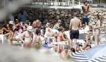 ibiza 27 juni 2016 
Stranddag van Nick en Kirsten Schilder de dag na hun trouwen bij el chirinquito.
Aanwezig oa Jan en Liza Smit Simon en Annemarie Keizer Jaap Kwakman met vriendin Aloys Buys met vriendin Jaap Reesema