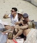 ibiza 27 juni 2016 
Stranddag van Nick en Kirsten Schilder de dag na hun trouwen bij el chirinquito.
Aanwezig oa Jan en Liza Smit Simon en Annemarie Keizer Jaap Kwakman met vriendin Aloys Buys met vriendin Jaap Reesema