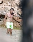 ibiza 27 juni 2016 
Stranddag van Nick en Kirsten Schilder de dag na hun trouwen bij el chirinquito.
Aanwezig oa Jan en Liza Smit Simon en Annemarie Keizer Jaap Kwakman met vriendin Aloys Buys met vriendin Jaap Reesema