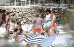 ibiza 27 juni 2016 
Stranddag van Nick en Kirsten Schilder de dag na hun trouwen bij el chirinquito.
Aanwezig oa Jan en Liza Smit Simon en Annemarie Keizer Jaap Kwakman met vriendin Aloys Buys met vriendin Jaap Reesema