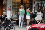 Amsterdam 22 juni 2016
Lieke v Lexmond heeft zich laten verwennen in de spa op de cornelis schuytstraat. Lieke trouwt komend weekend in italie.