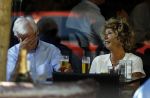 Amsterdam 23 augustus 2016
Manfred de Graaf met een vriendin op terras bij v Dam