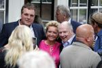 Blaricum 6 september 2016
Surprise party voor Willibrord Frequin zijn 75e verjaardag bij  Moeke Spijstra.
Zijn vriendin kinderen en kleinkinderen zijn natuurlijk aanwezig. Mariska v Kolck met Ronnie Tober