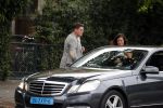 Amsterdam 2 september 2016 
Martijn Krabbe en zijn vriendin Noi Pakon verlaten zijn huis om in een taxite stappen.