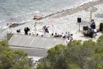 Ibiza 26 juni 2016
Nick en Kirsten Schilder trouwen op het strand van es Cubells. De vaderr van Kirsten trouwt ze en Ruben Nicolai doet zijn act als Duitse zanger.
