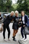 Amsterdam 12 augustus 2016
Nikkie Plessen gaat op de foto met twee dames in amsterdam . Selfie