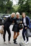 Amsterdam 12 augustus 2016
Nikkie Plessen gaat op de foto met twee dames in amsterdam . Selfie