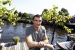 Amsterdam 25 augustus 2016
Peter Aerts met zijn vrouw Esther bij the harbour club cafe tijdens interview met Annette de Vries via Hollywood Productions